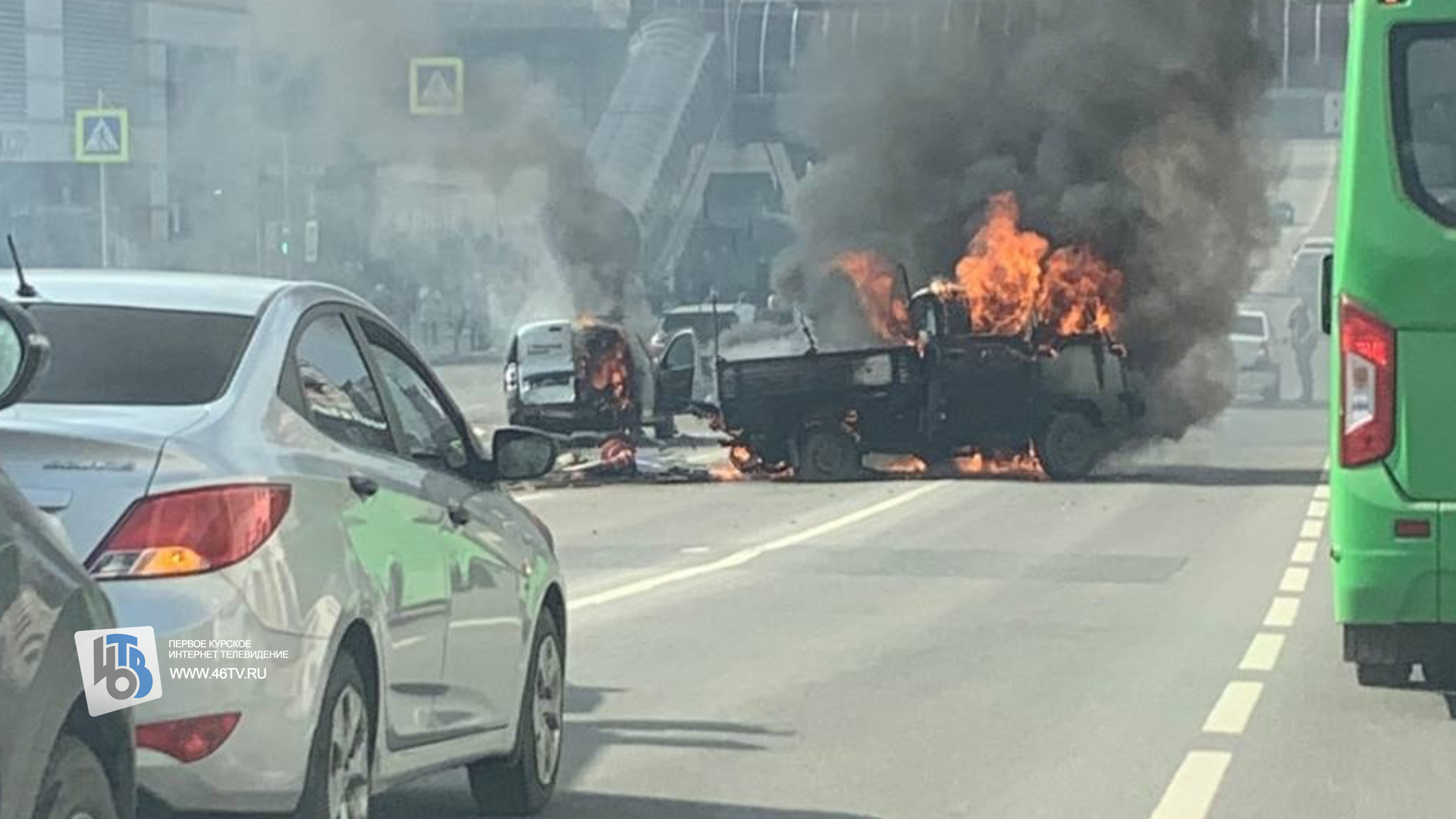 В Курске в массовом ДТП с автобусом и сгоревшими машинами ранены 10 человек  » 46ТВ Курское Интернет Телевидение